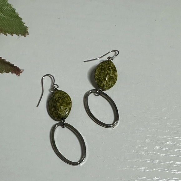 Dangle Earrings - Picture 4 of 4